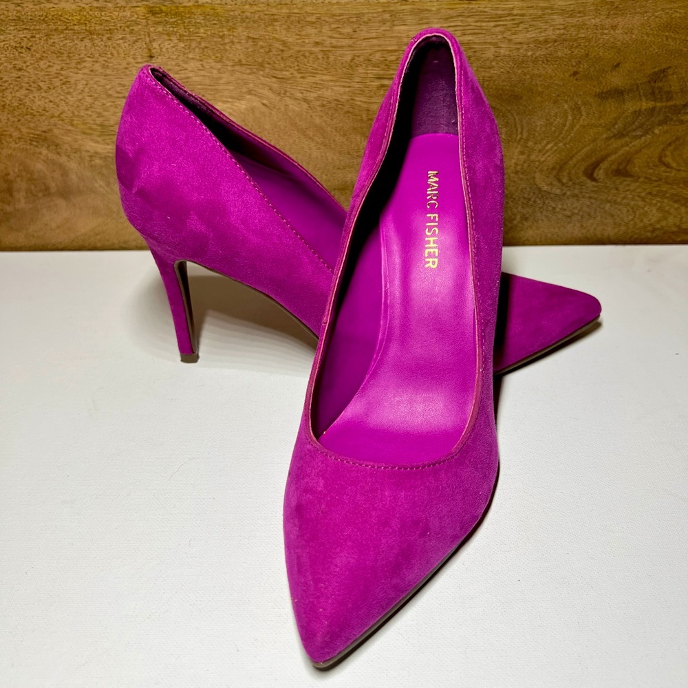 Marc Fisher Fuchsia suede heels pumps